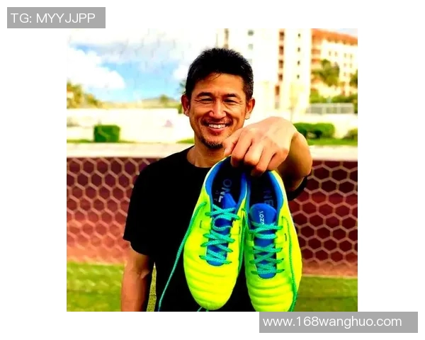 球星亲自穿着并签名的足球鞋收藏价值与市场潜力分析